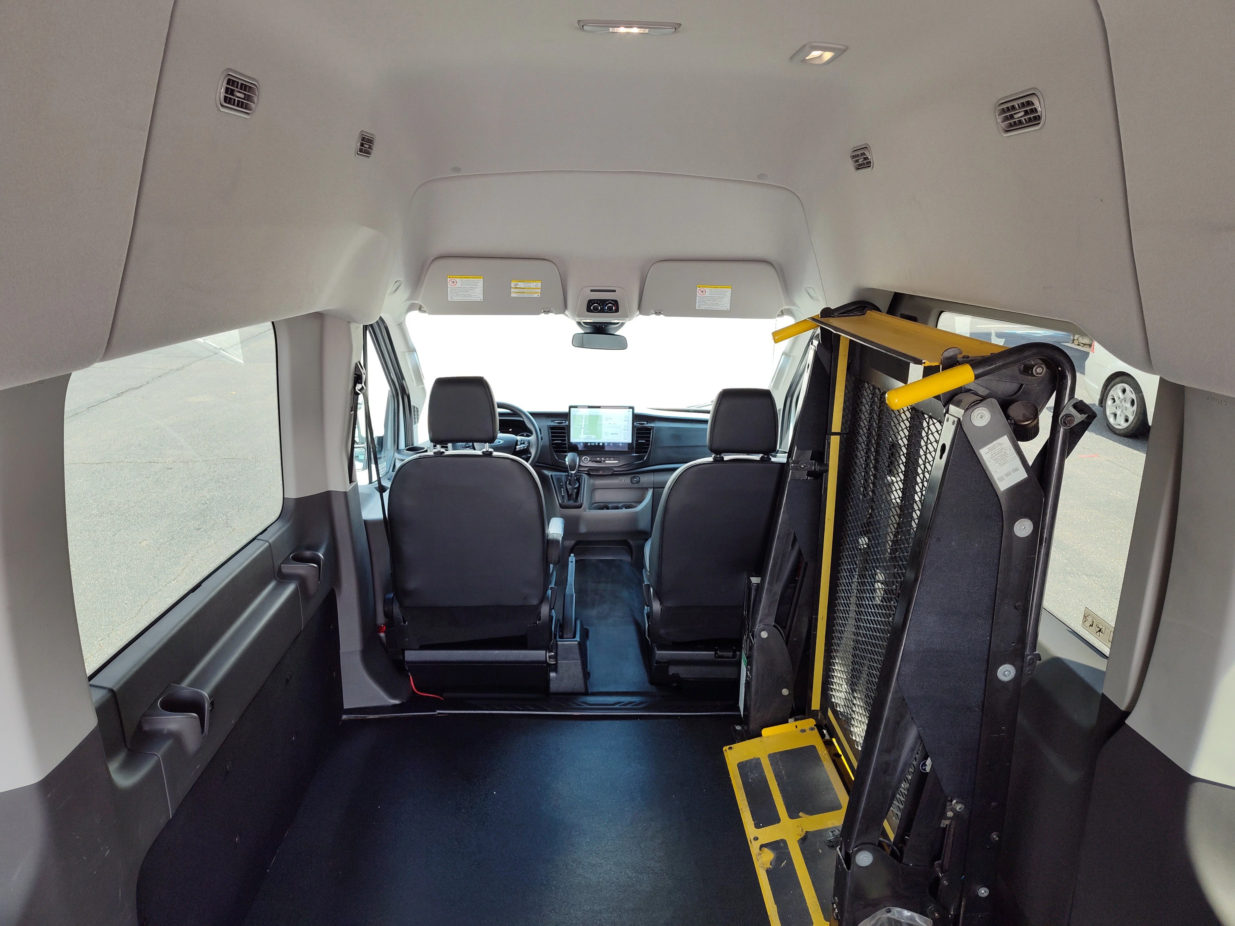 2024 Ford Transit Passenger Van XL - Photo 15