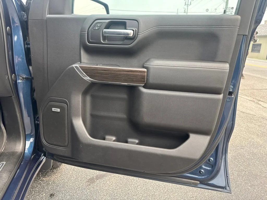 Used 2020 Northsky Blue Metallic Chevrolet RST image 23