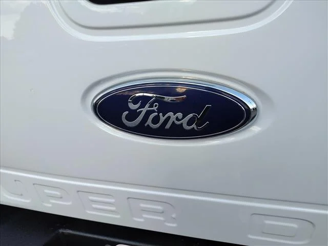 Used 2015 White Oxford White Ford 4WD SUPERCAB 158  XL image 31
