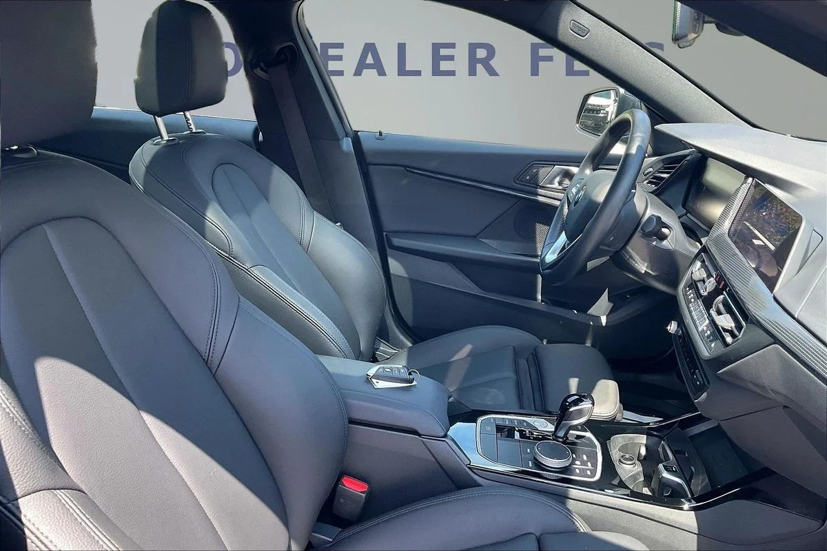 Used 2024  BMW xDrive image 29