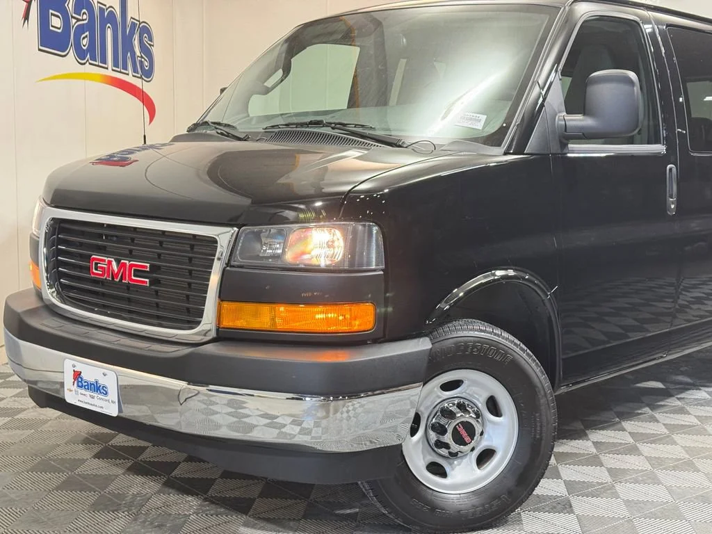 New 2025 Onyx Black GMC LT image 3