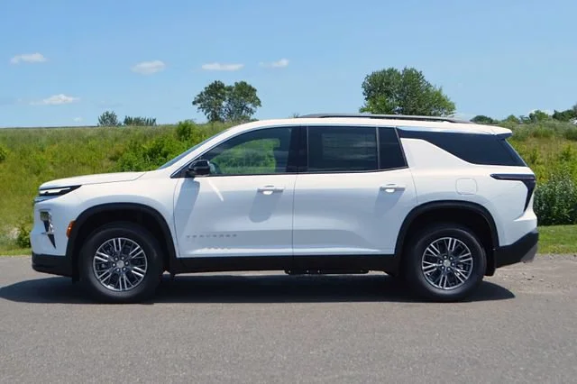 2026 Chevrolet Traverse LT - Photo 2