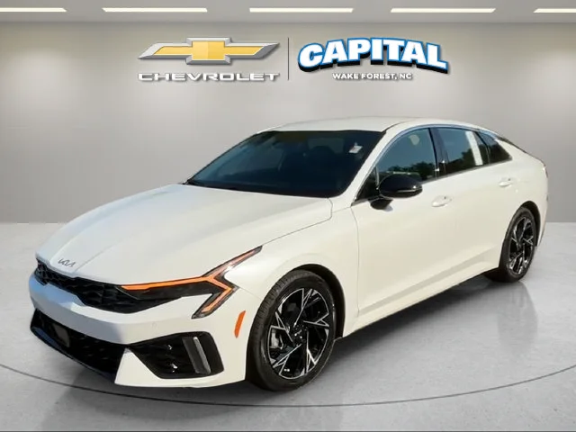 Used 2025 White Kia GT-Line image 1