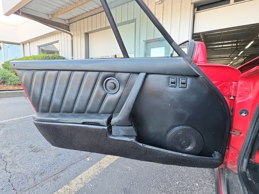 Used 1986 Guards Red Porsche Carrera image 20