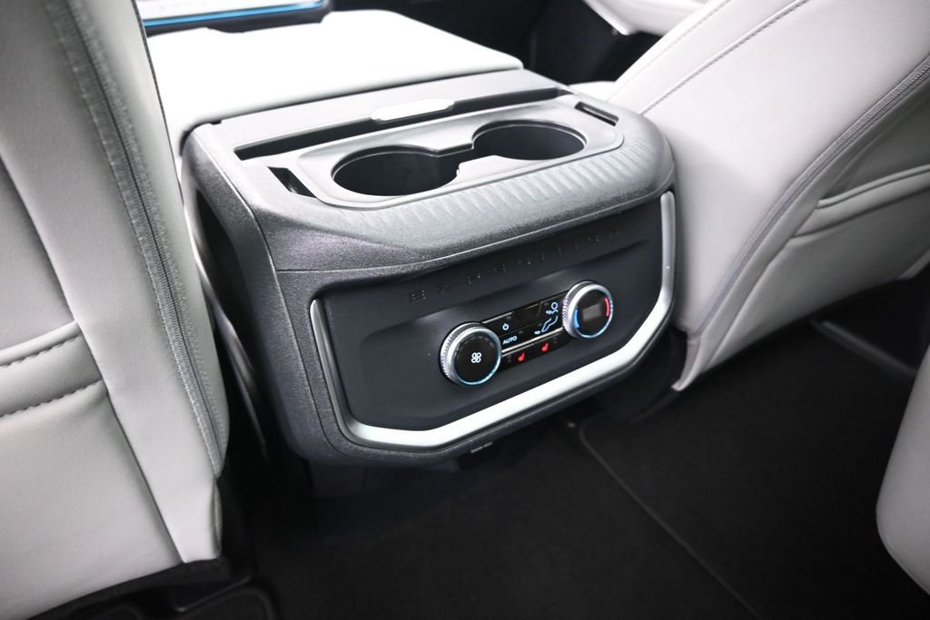 Used 2025 Silver Ford Platinum image 26