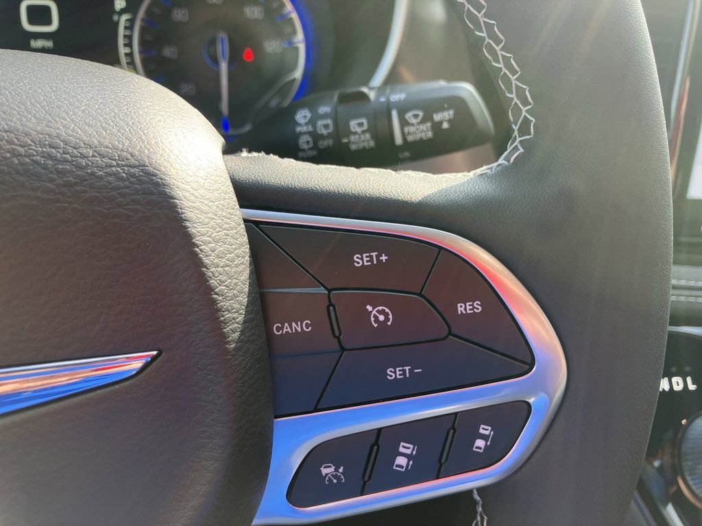 2026 Chrysler Pacifica Select - Photo 14