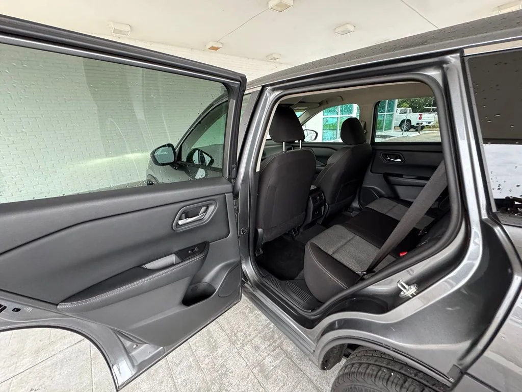 Used 2025 Gray Nissan SV image 18
