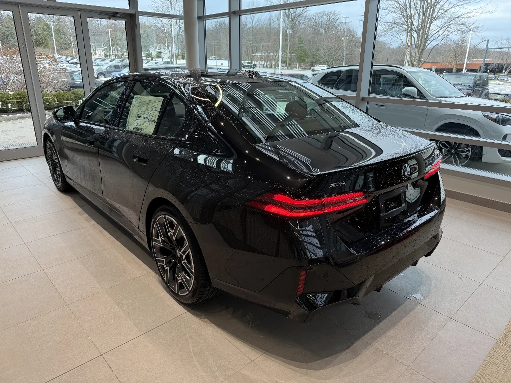 New 2026 Black Sapphire Metallic BMW 530i xDrive image 4