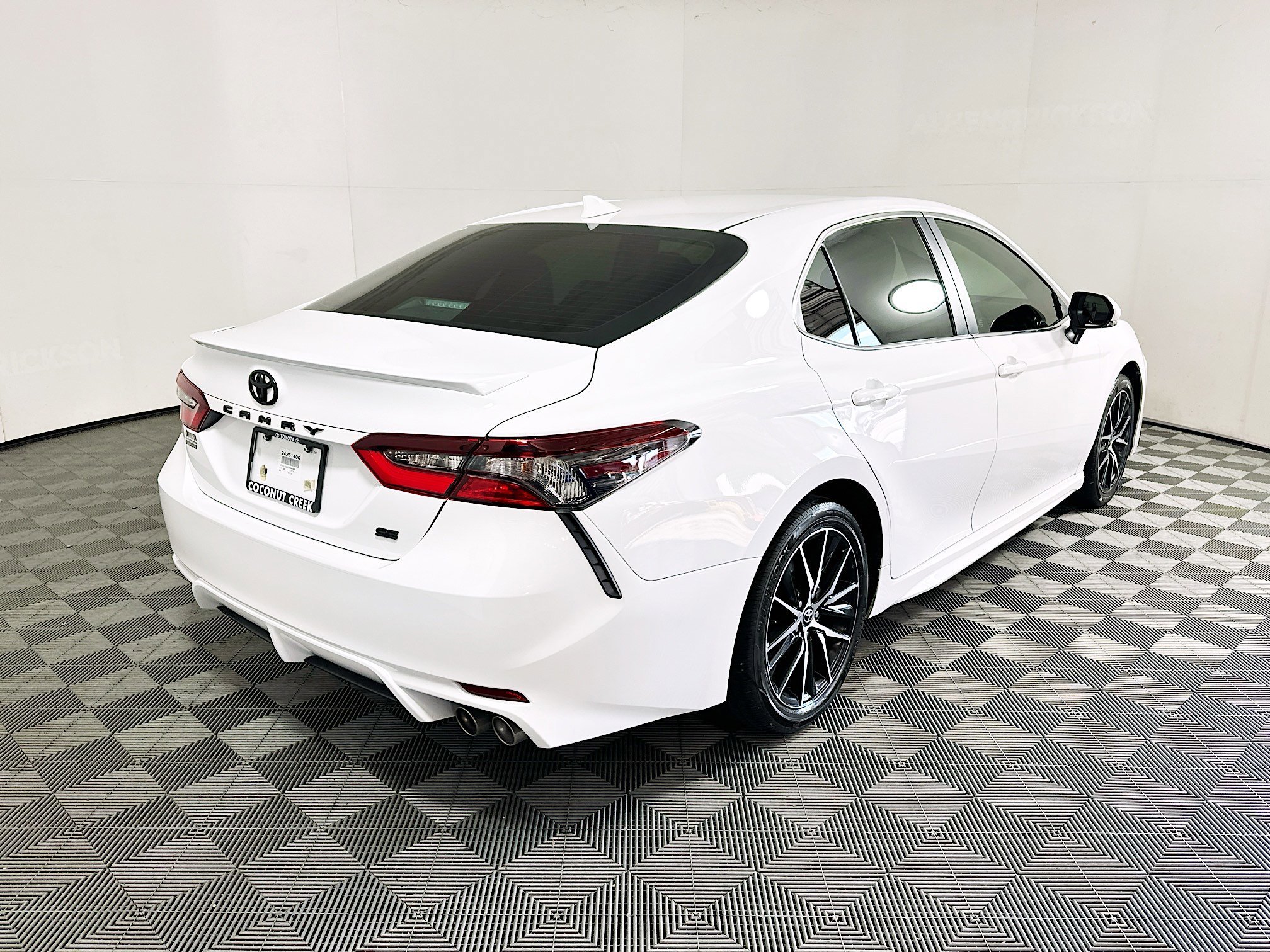 2024 Toyota Camry thumbnail 5