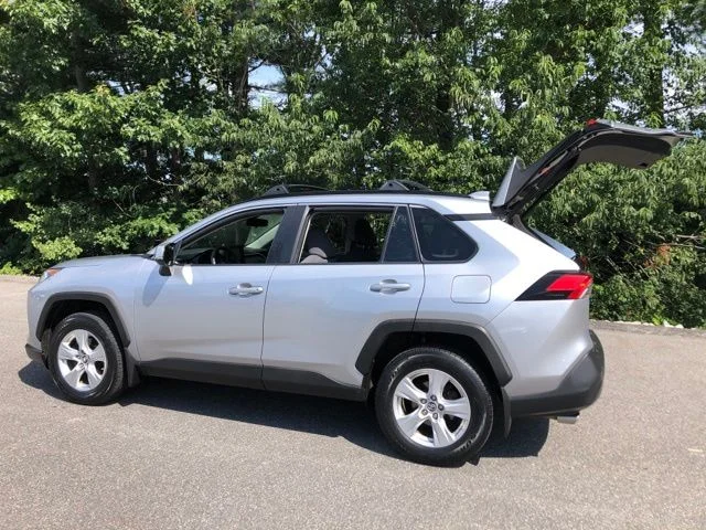 Used 2019 Silver Sky Metallic Toyota XLE image 10