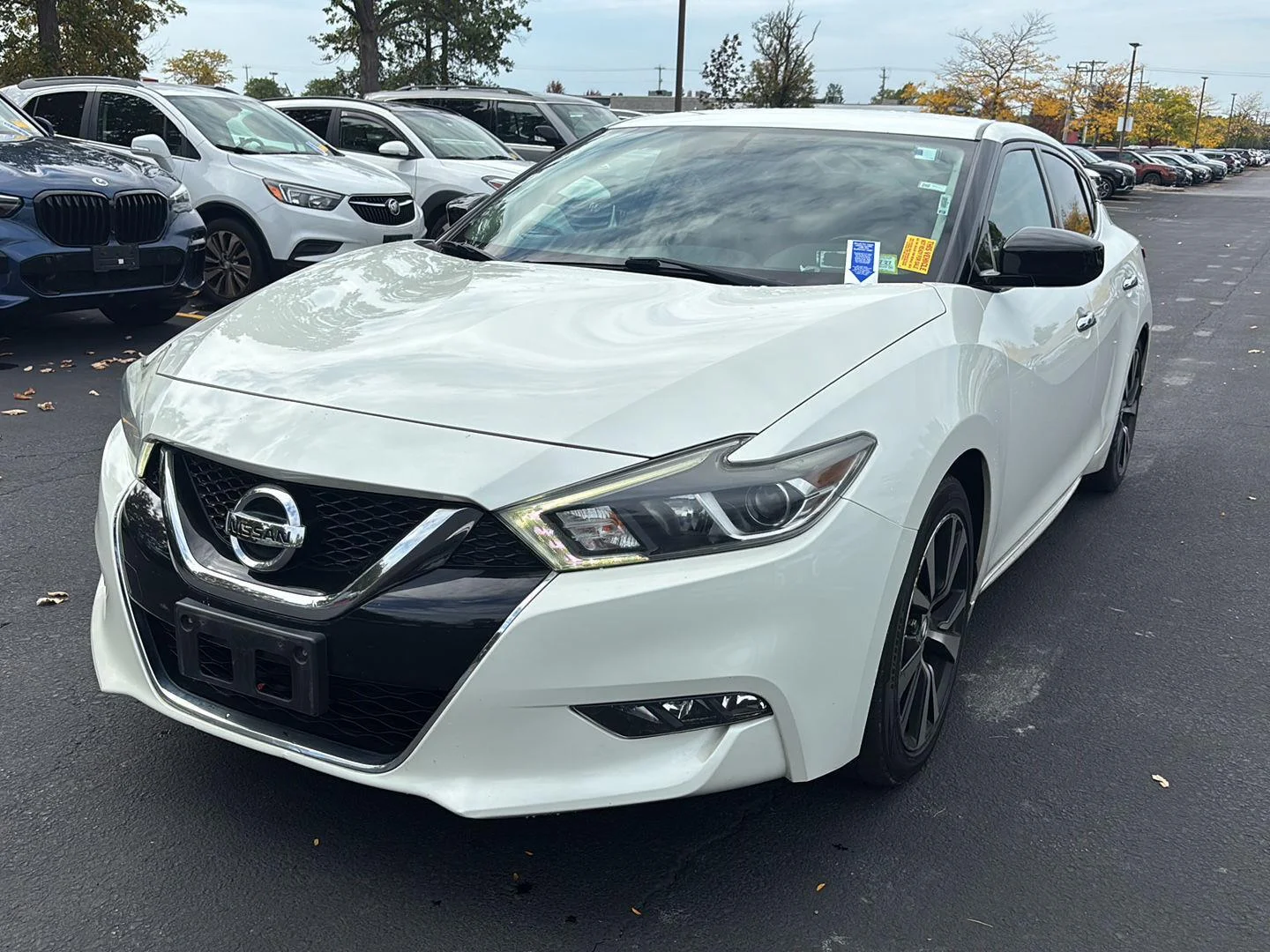 Used 2018 Pearl White Nissan S image 3
