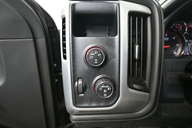 Used 2015 Black GMC SLE image 31
