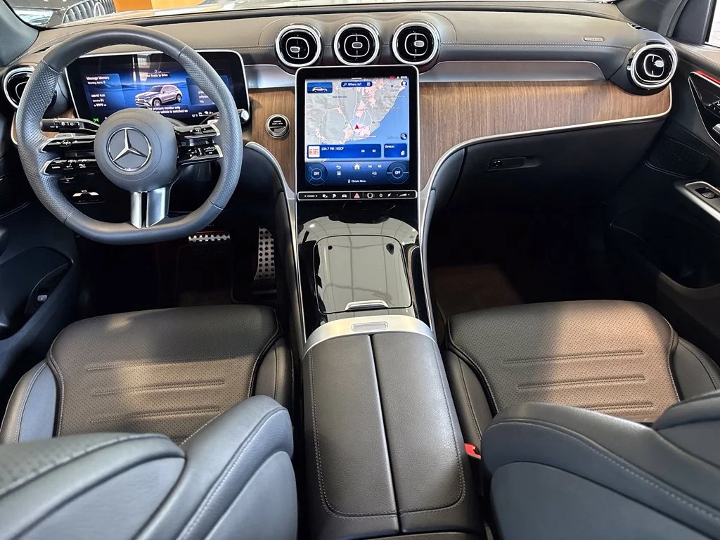Used 2025 Silver Mercedes-Benz GLC 350e image 22
