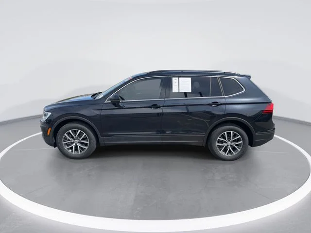 Used 2019 Black Volkswagen 2.0T SE image 5