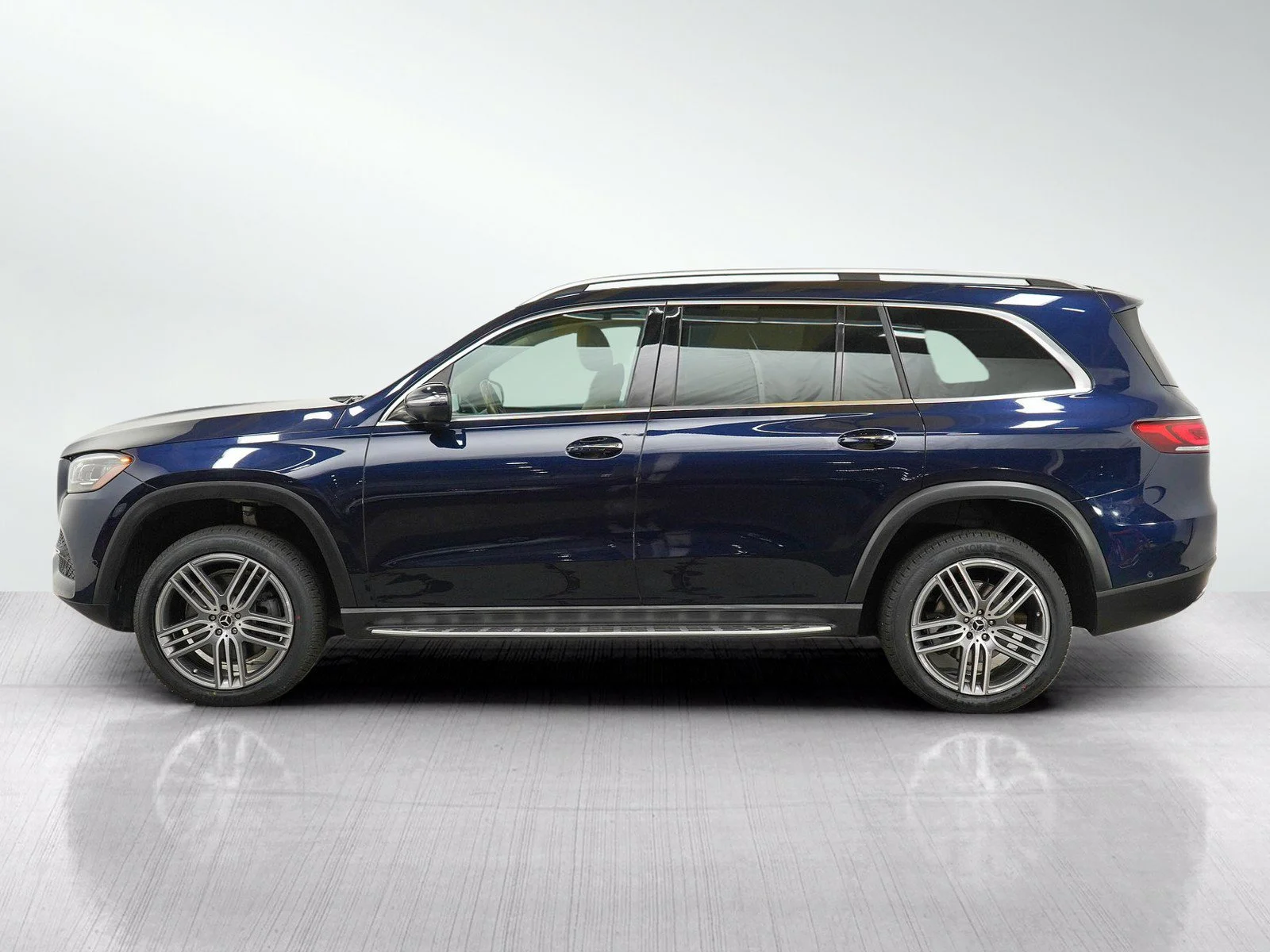 Used 2022 Mercedes-Benz GLS GLS450 with VIN 4JGFF5KE6NA592872 for sale in Burnsville, Minnesota