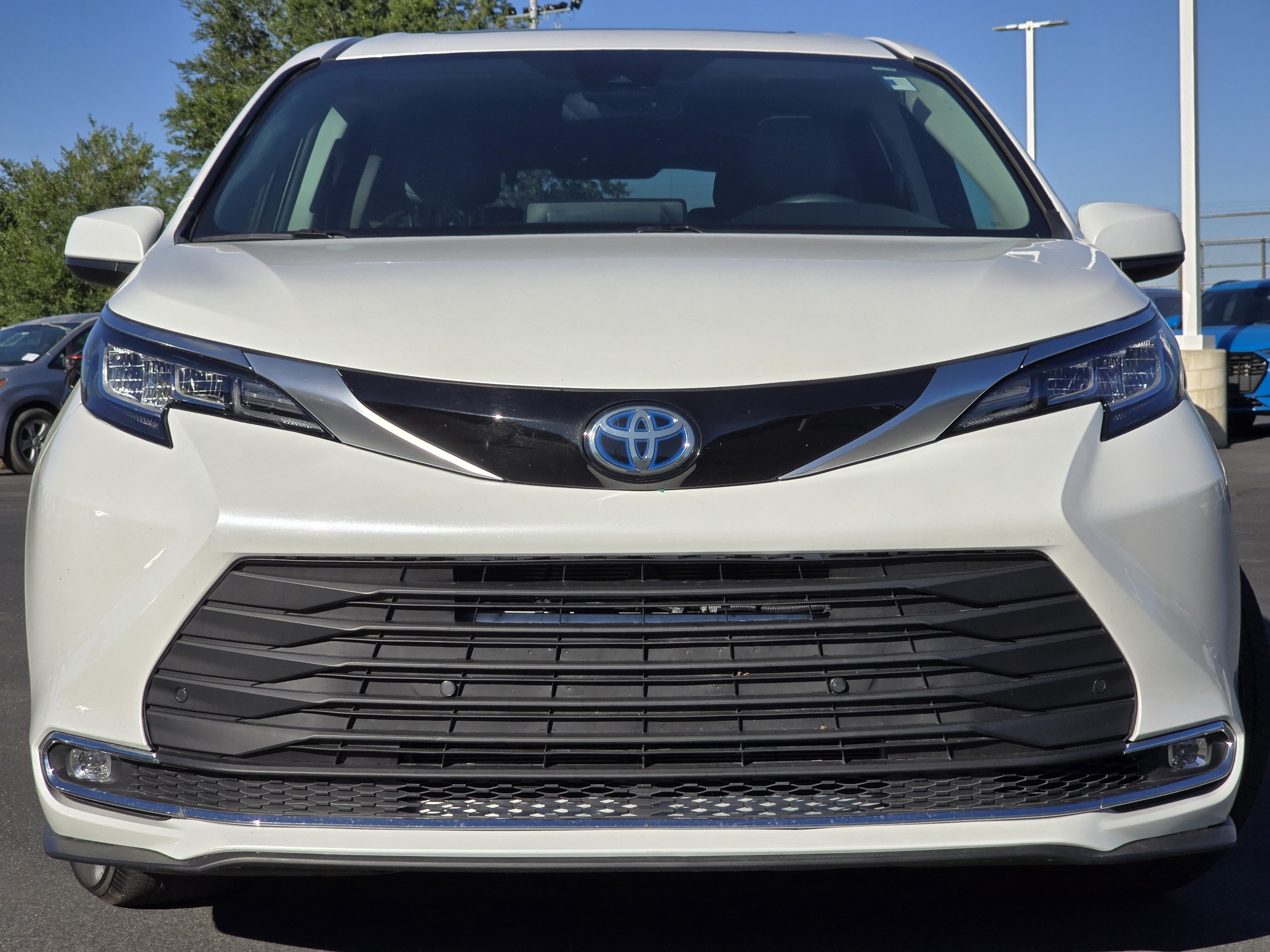 Used 2024 Pearl Toyota XLE image 3