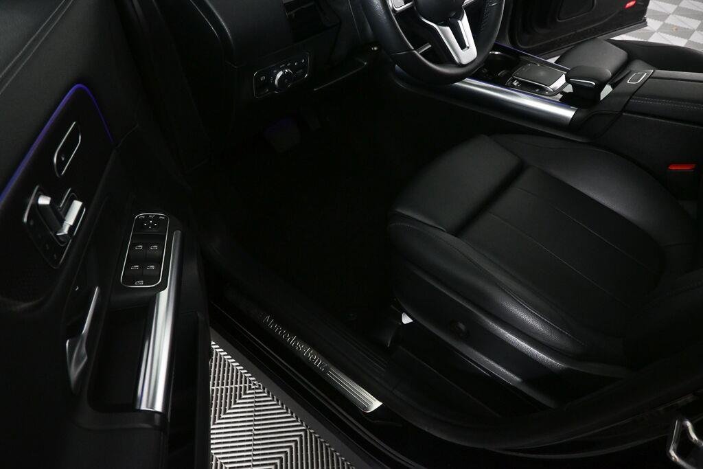 Used 2022 Cosmos Black Metallic Mercedes-Benz GLA 250 image 6