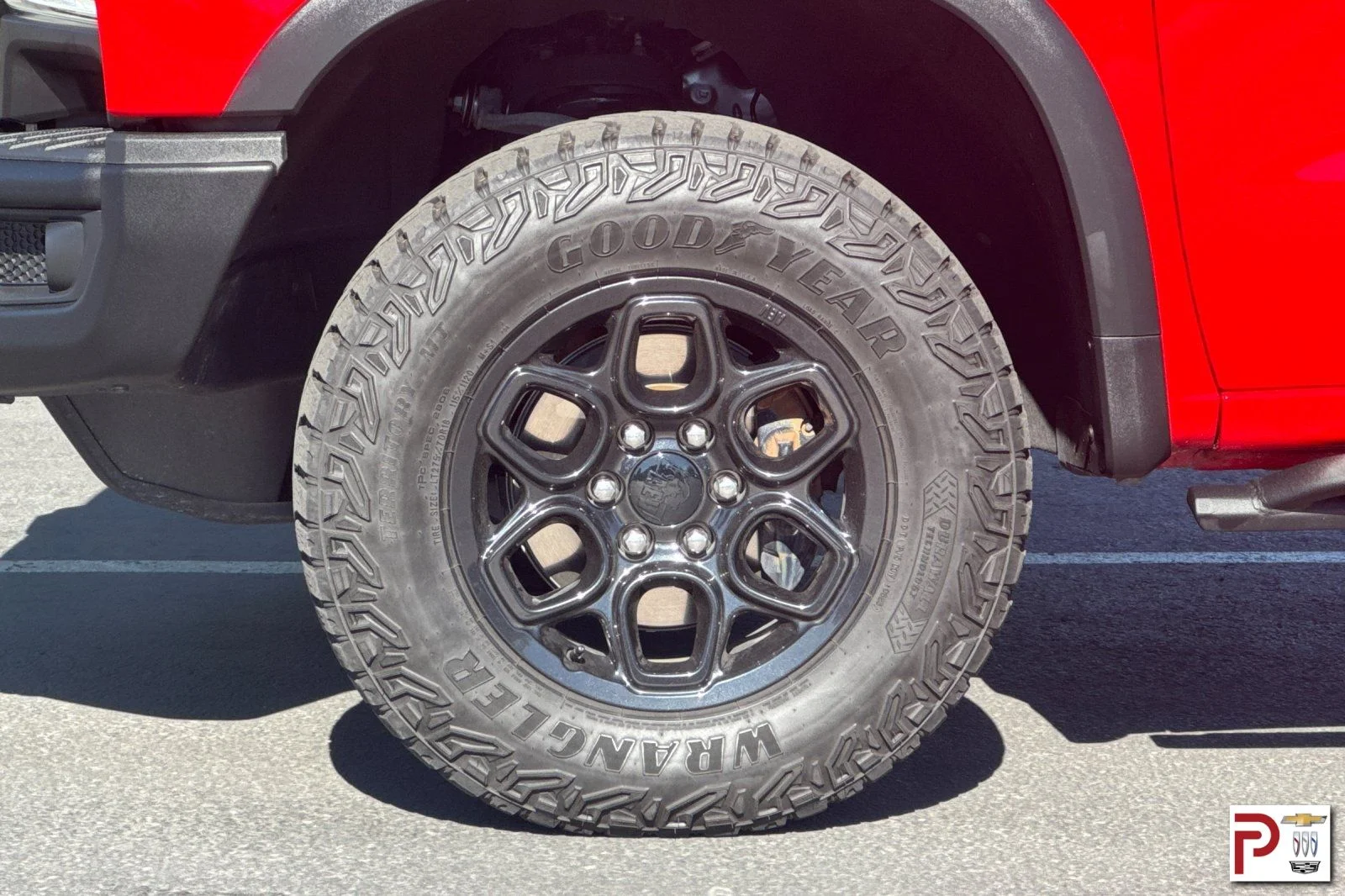Used 2023 Red Chevrolet ZR2 image 33