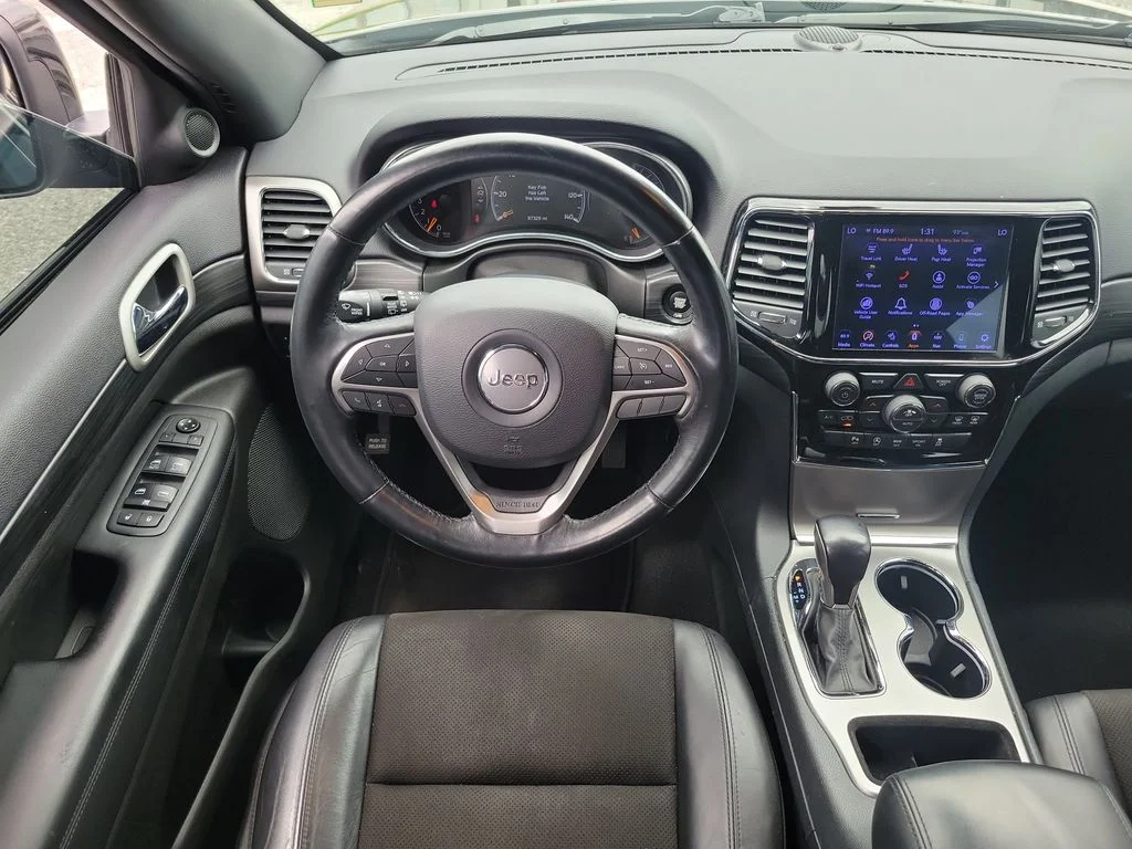 Used 2020 Black Jeep Altitude image 17