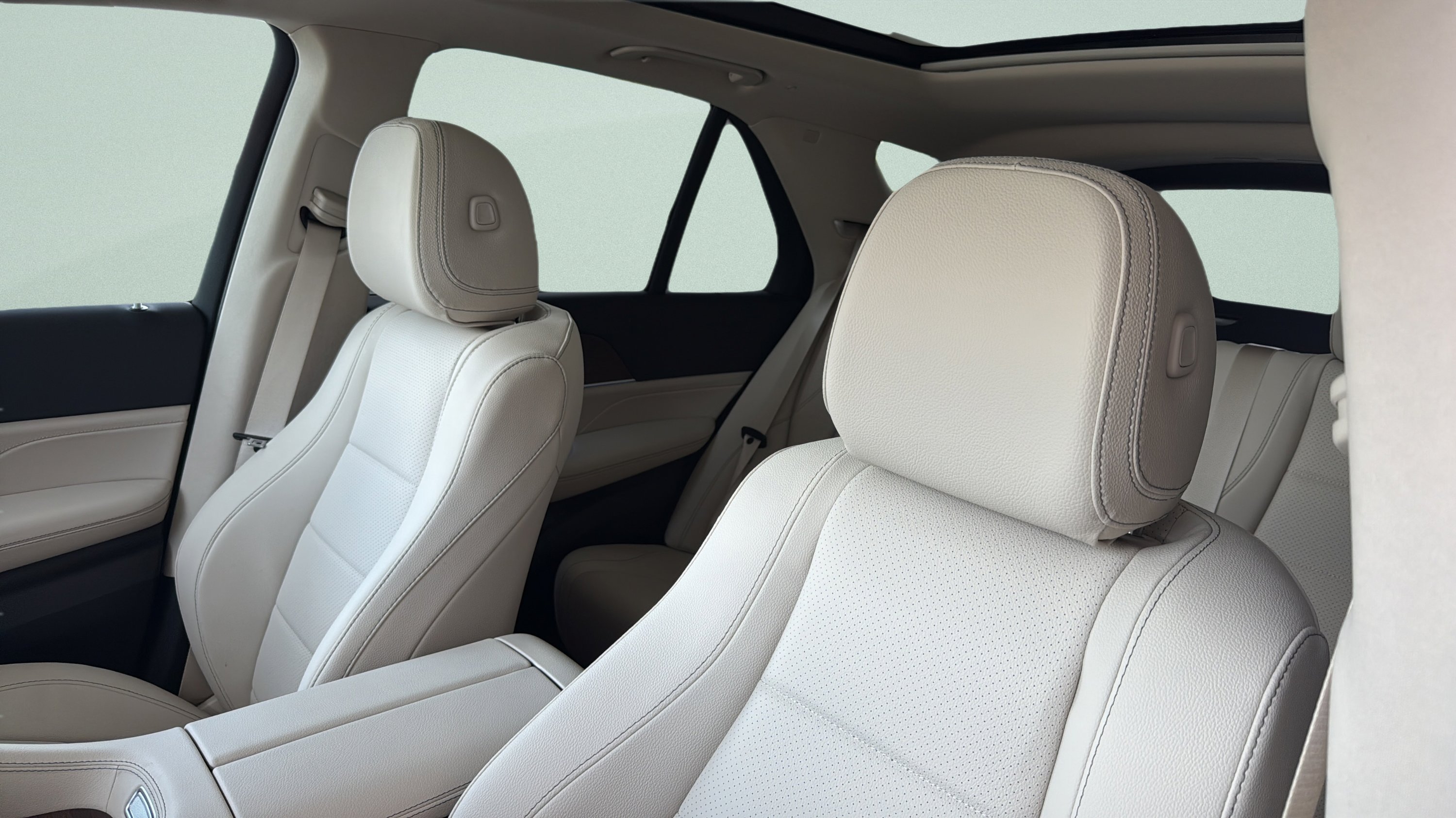 New 2026 Polar White Mercedes-Benz GLE 450 image 16