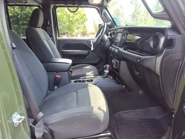 Used 2021 Green Jeep Sport Altitude 4x4 image 32