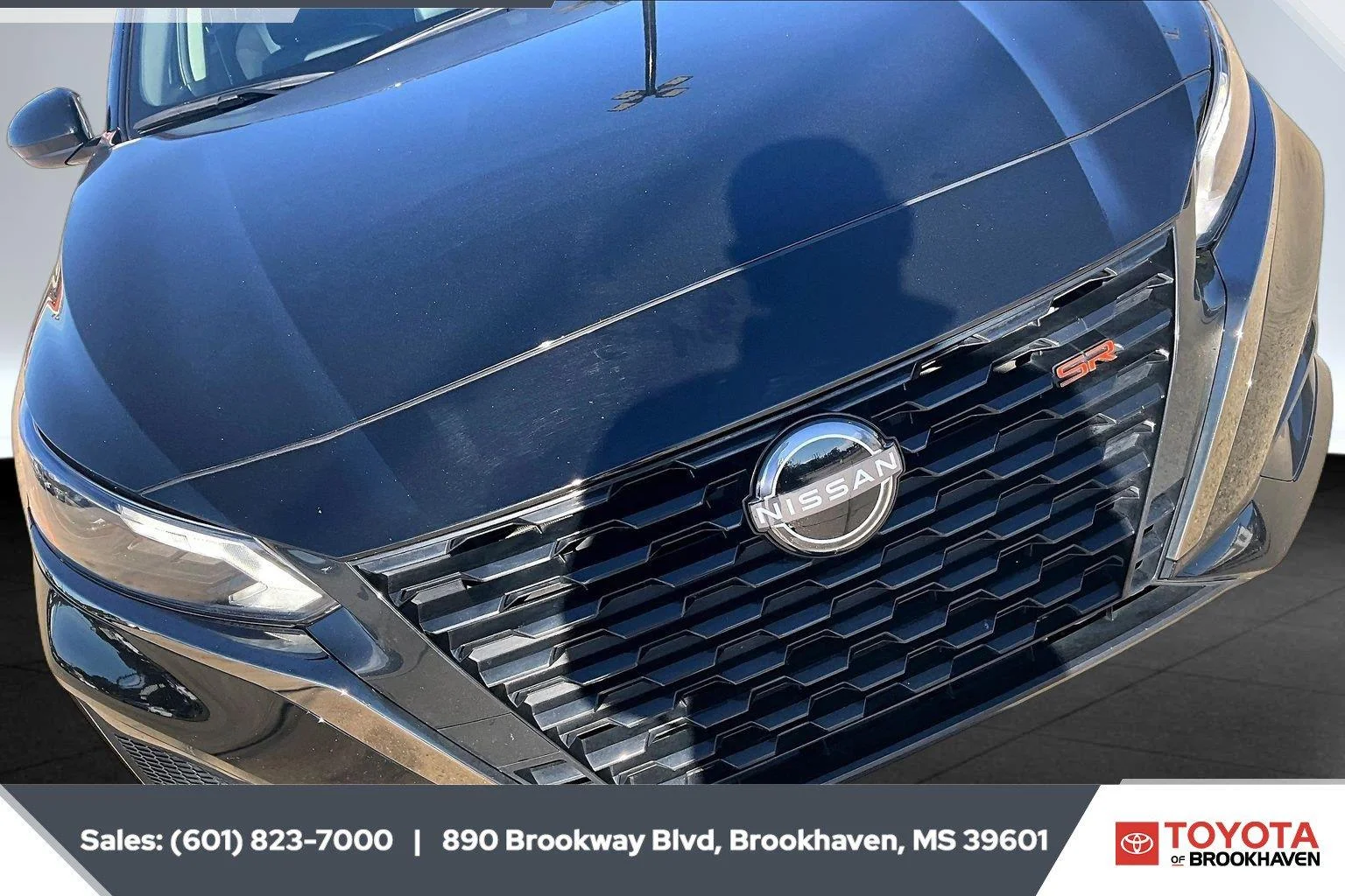 Used 2025 Super Black Nissan SR image 21