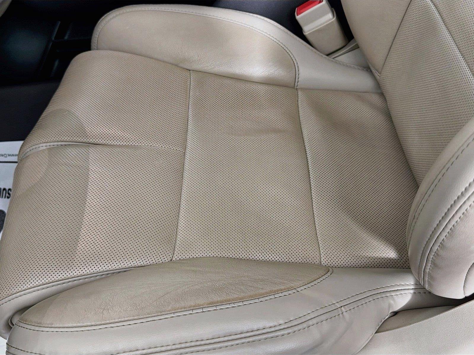 Used 2020 Pristine White Lincoln Reserve image 19