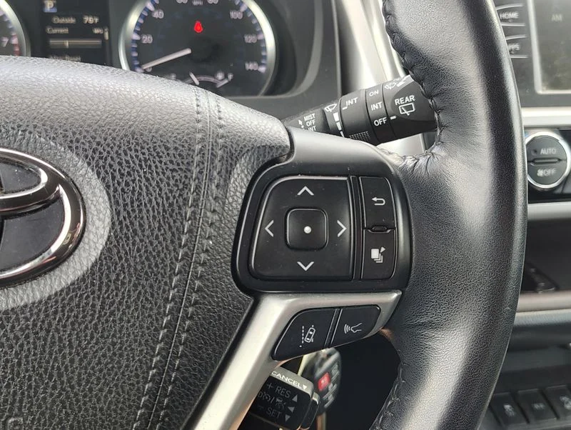 Used 2017 Gray Toyota LE Plus image 13