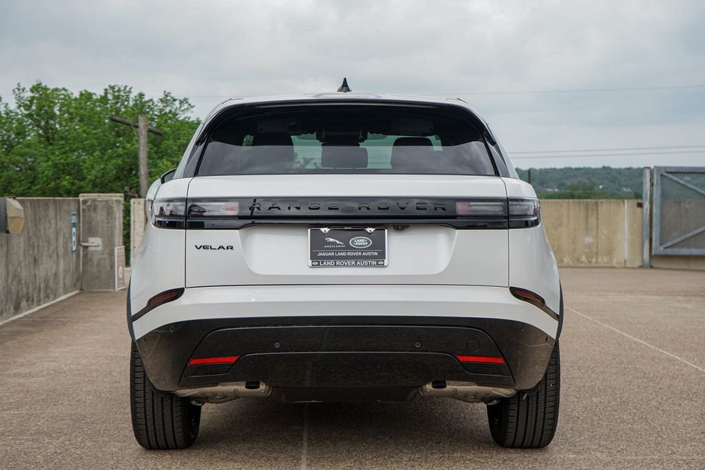 New 2026 Ostuni Pearl White Land Rover Dynamic SE image 9