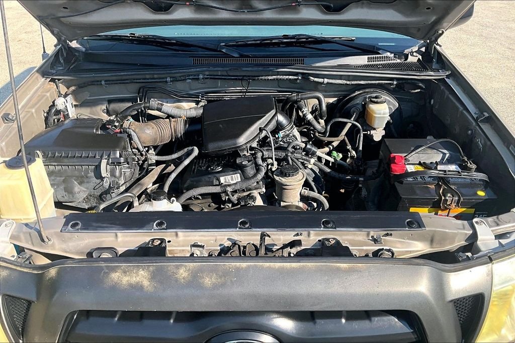 Used 2005 Beige Toyota Base image 10