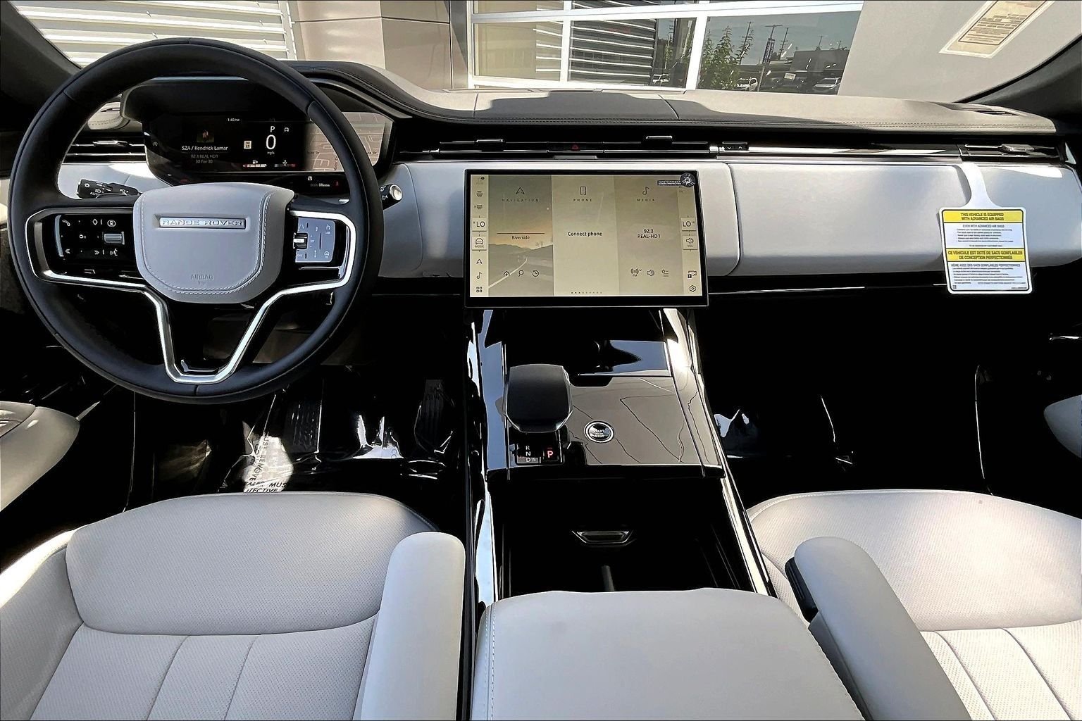 New 2026 Charente Grey Land Rover SE image 5