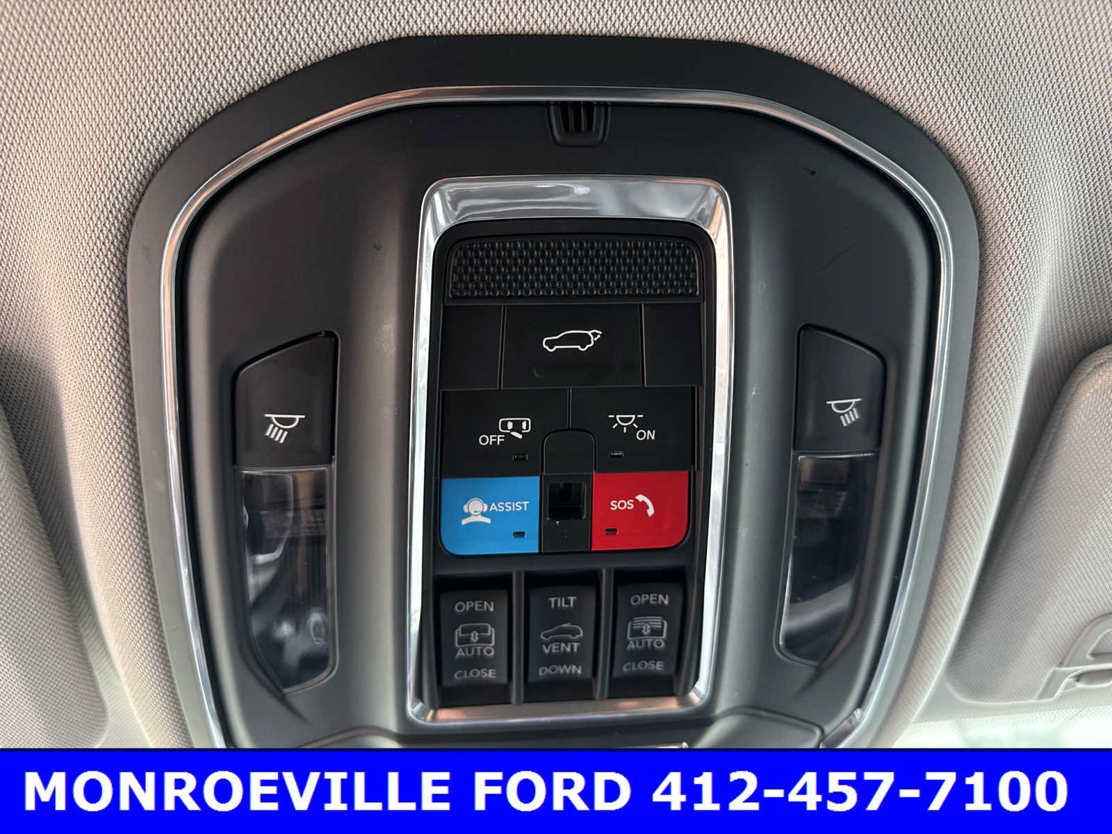 Used 2023 Bright White Clearcoat Jeep Limited image 23