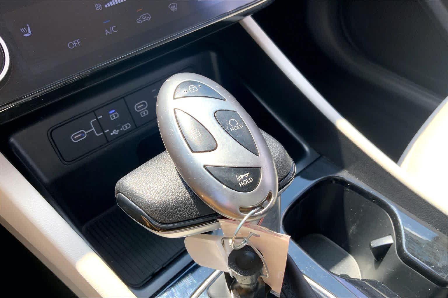 Used 2025 Shimmering Silver Hyundai SEL image 13
