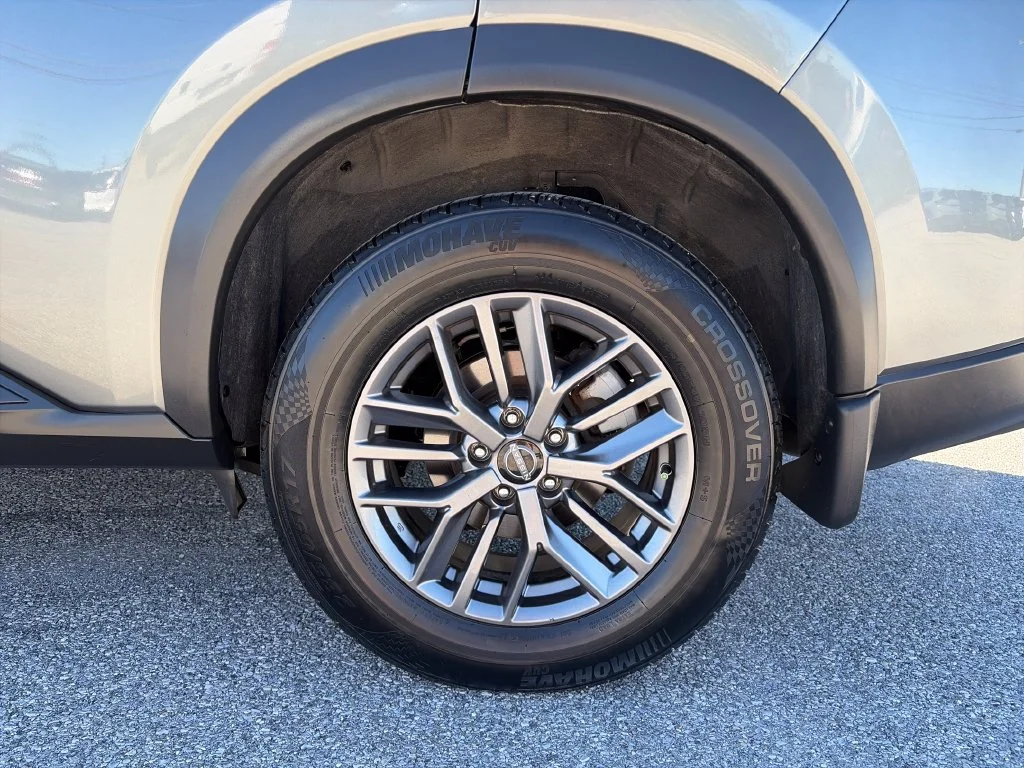 Used 2024 Gray Nissan S image 37