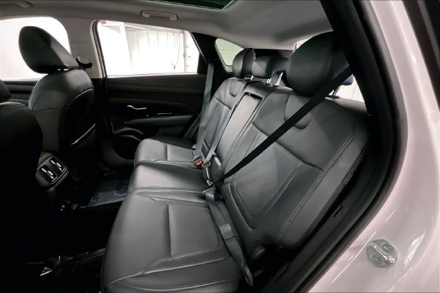 Used 2025 Serenity White Pearl Hyundai SEL Convenience image 24