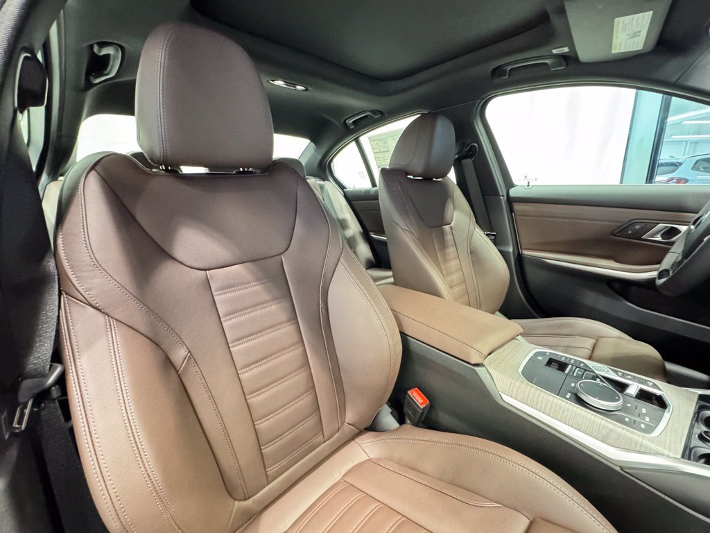 New 2026 White BMW 330i xDrive image 27