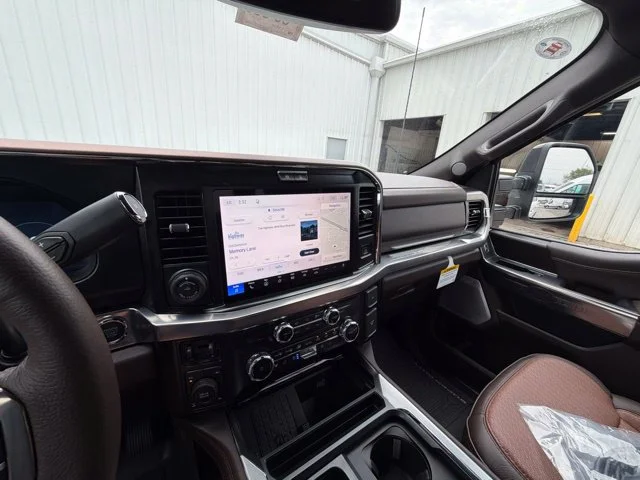 New 2027 Star White Metallic Tri-Coat Ford F-350® King Ranch® image 17