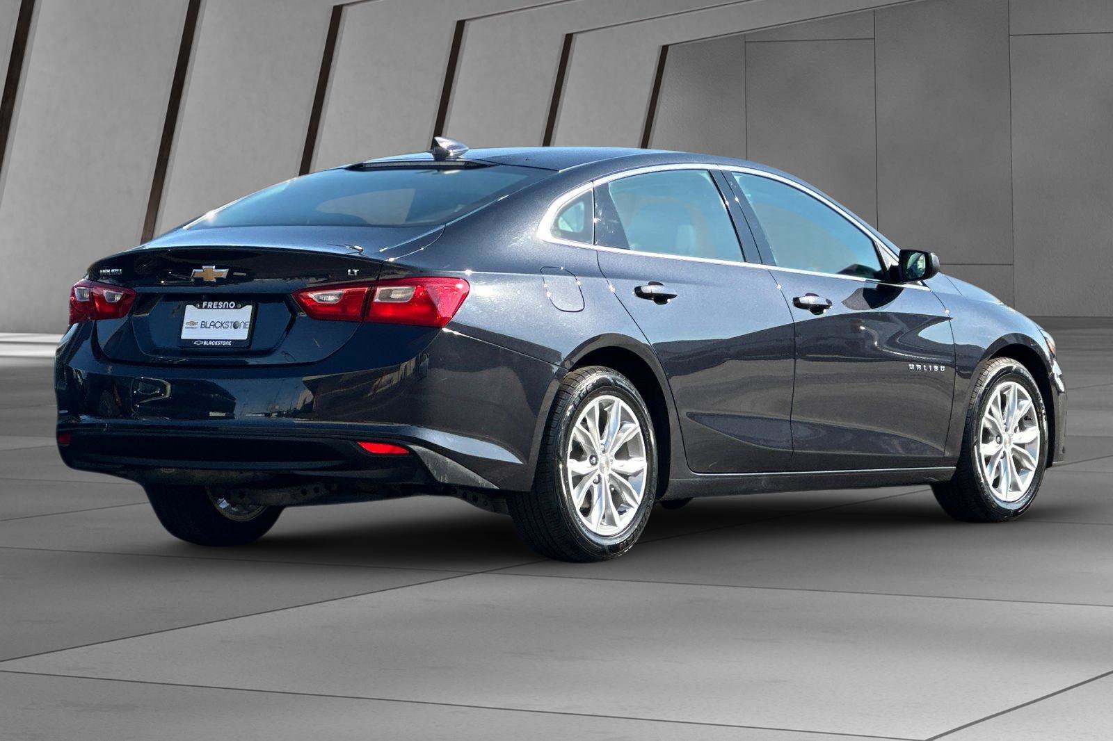 2023 Chevrolet Malibu 1LT photo 3