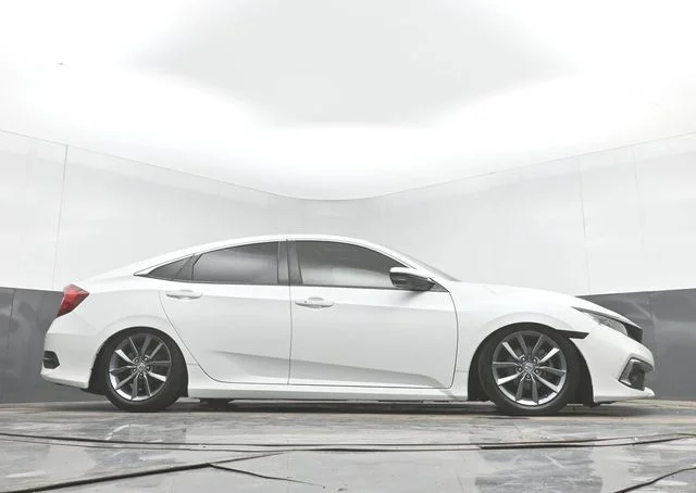Used 2019 White Honda EX image 45