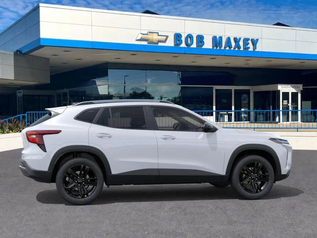 New 2026 Summit White Chevrolet ACTIV image 5