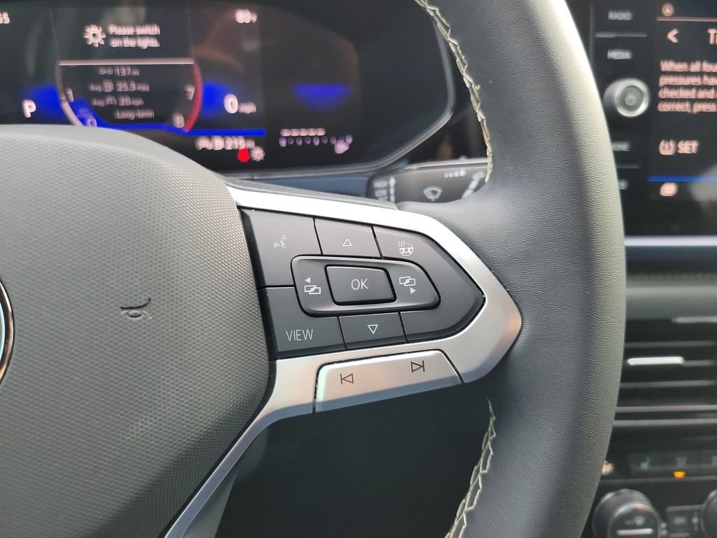 Certified Used 2024  Volkswagen 1.5T SE image 18