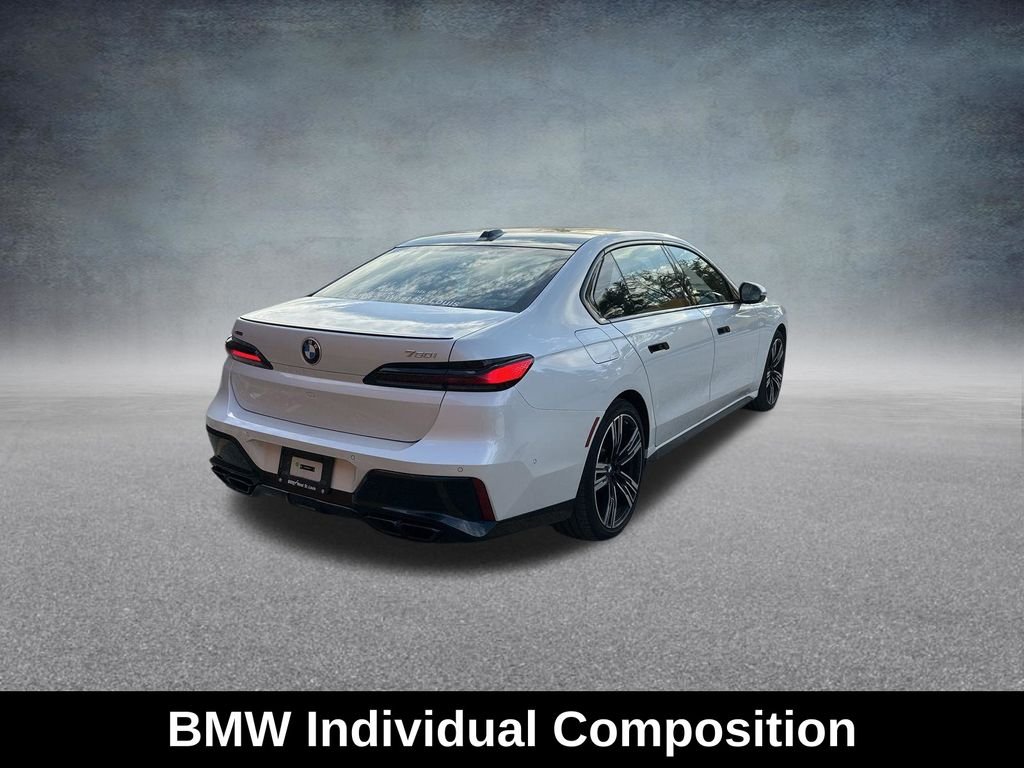 Used 2025 White BMW 760i xDrive image 10