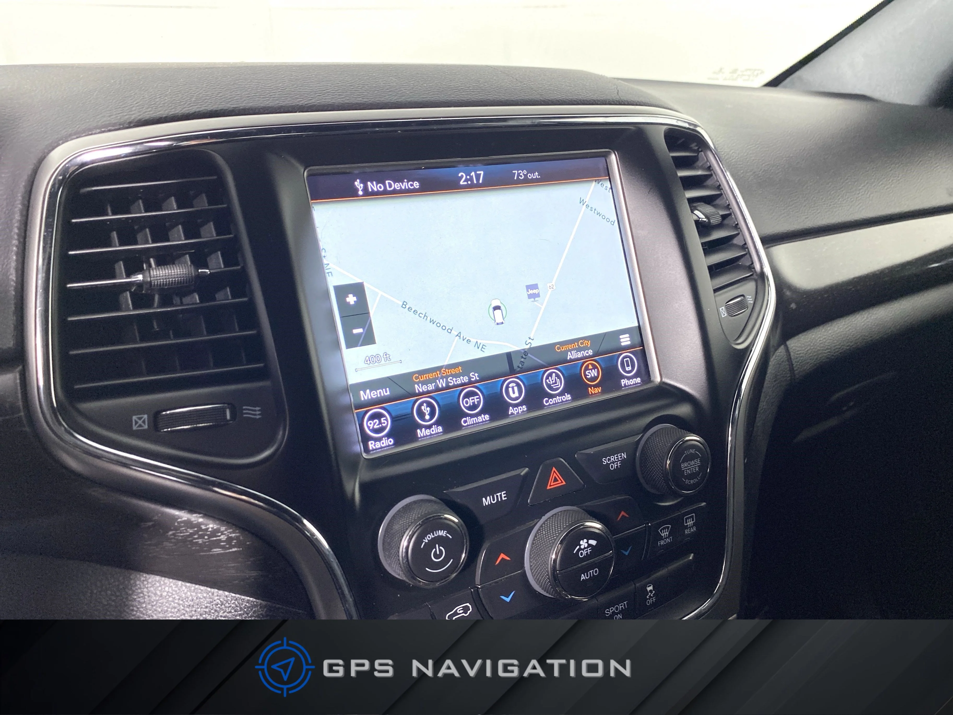 Used 2018 Jeep Grand Cherokee Laredo E with VIN 1C4RJFAG1JC479404 for sale in Alliance, OH