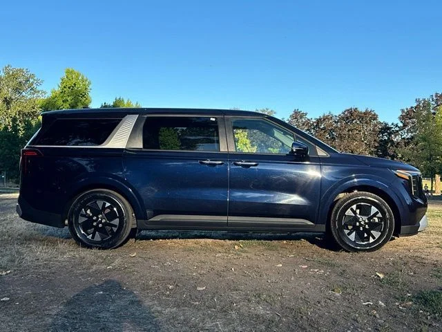 Used 2026 Deep Chroma Blue Kia LXS image 10