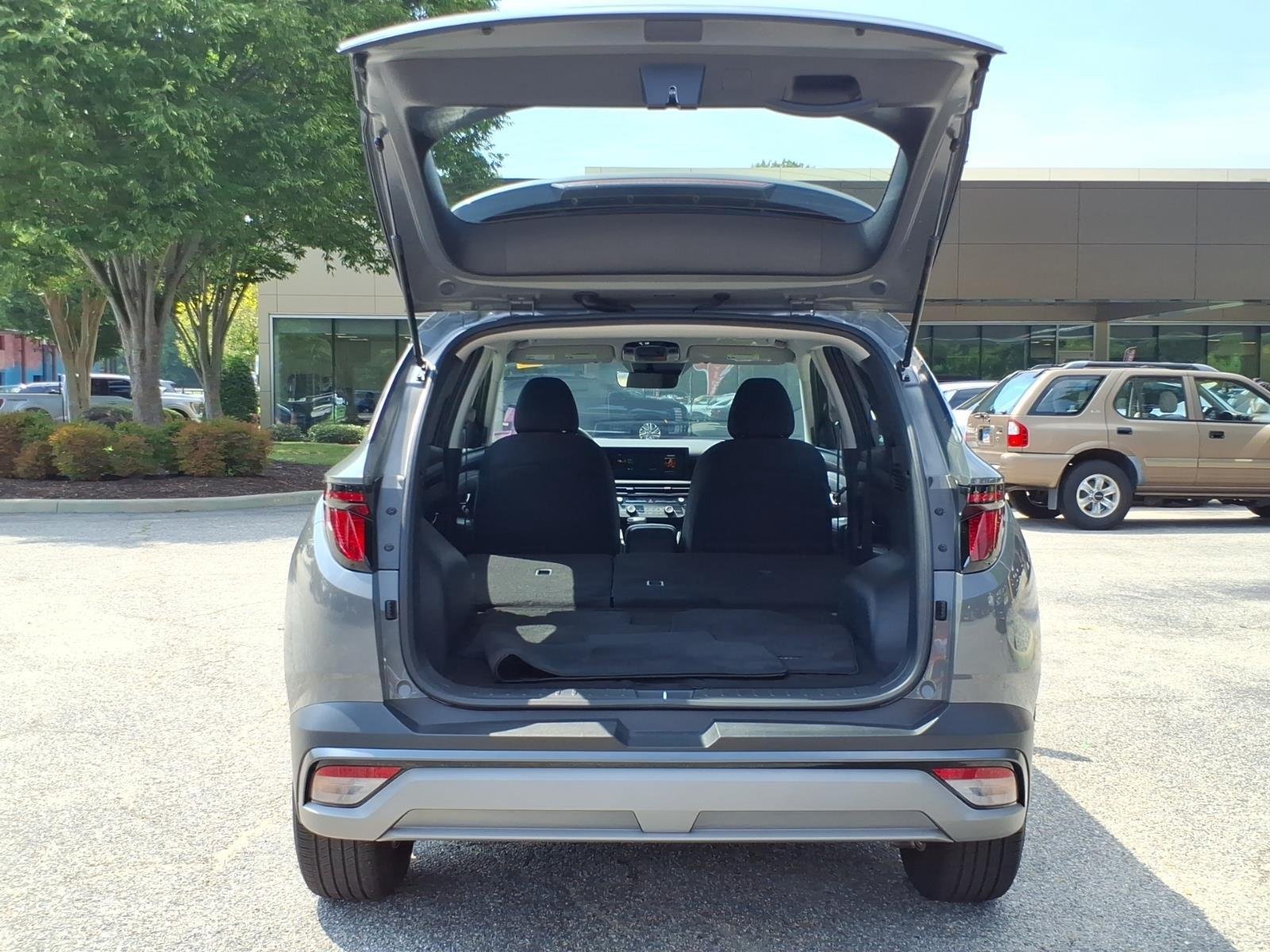 Used 2025 Hampton Gray Hyundai SE image 30