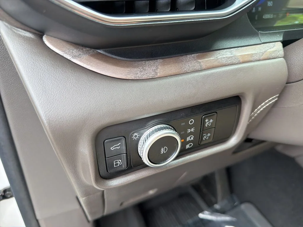 Used 2023 White Ford Platinum image 14