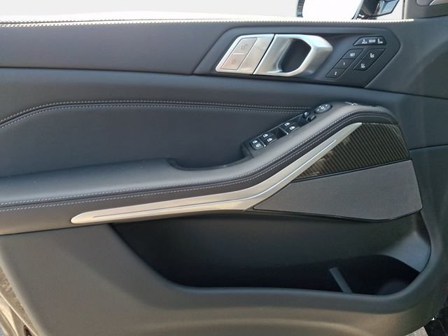 New 2027 Black Sapphire Metallic BMW M60i image 10