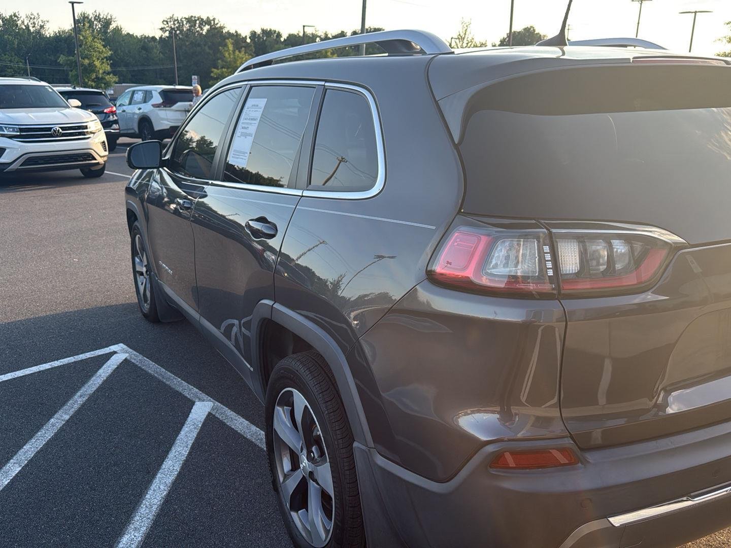 Used 2019 Granite Crystal Metallic Clearcoat Jeep Limited image 9