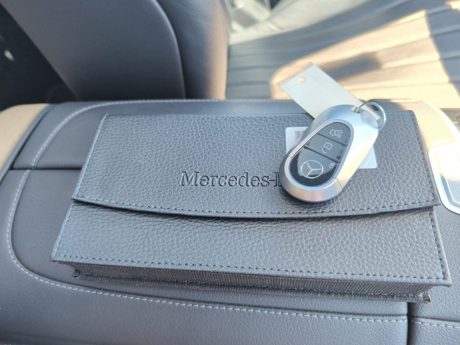 Used 2022 MANUFAKTUR Diamond White Mercedes-Benz S 580 image 40
