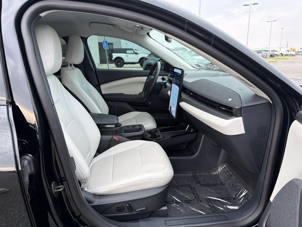 Used 2025 Shadow Black Ford Premium image 21